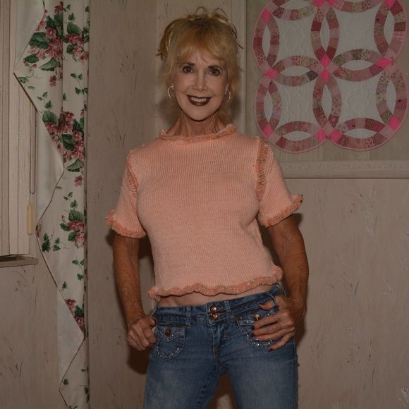 hand knit peachy sweater - Picture 1 of 1